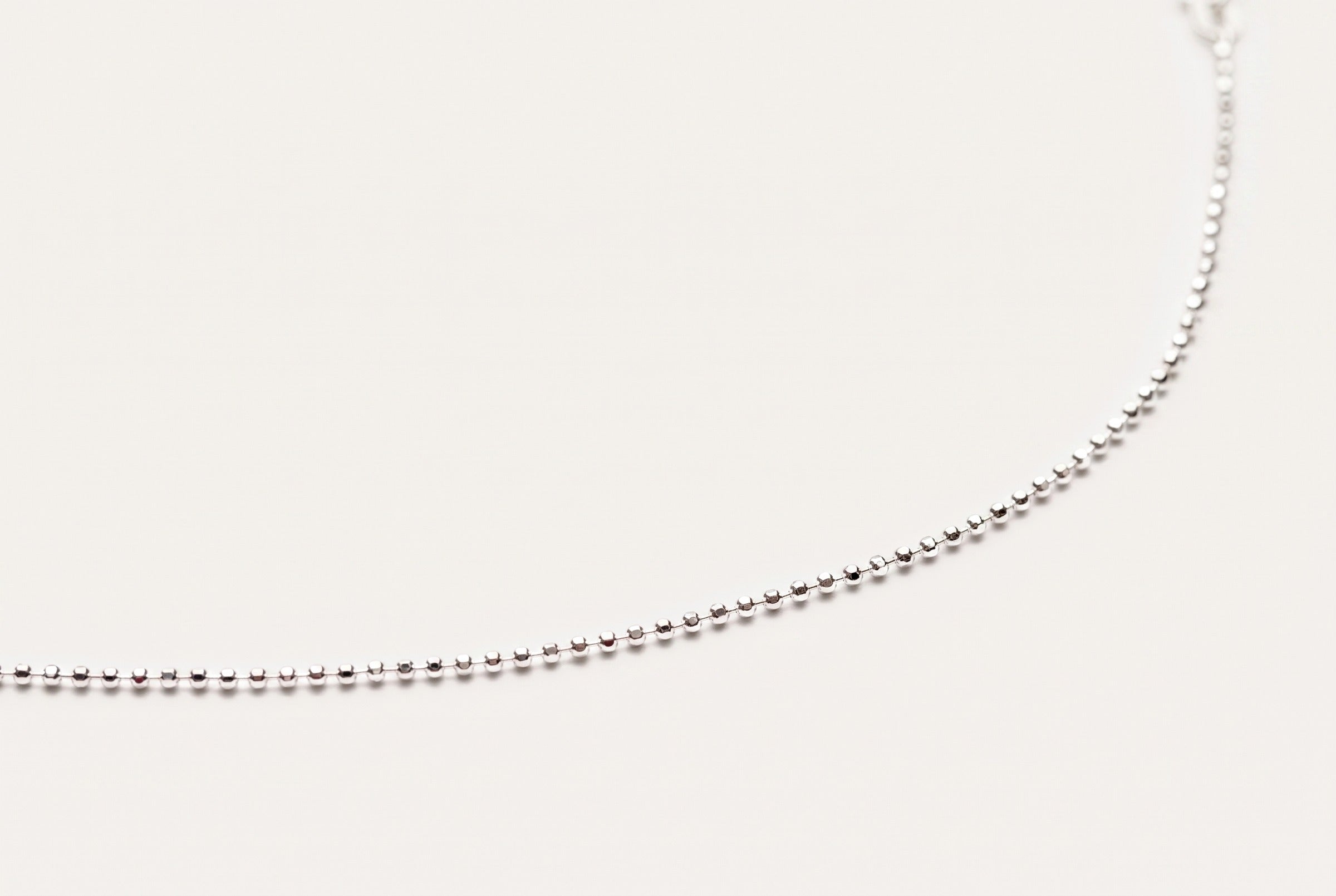17.5" (45cm) Diamond Ball Chain – necklace in sterling silver, curved view
