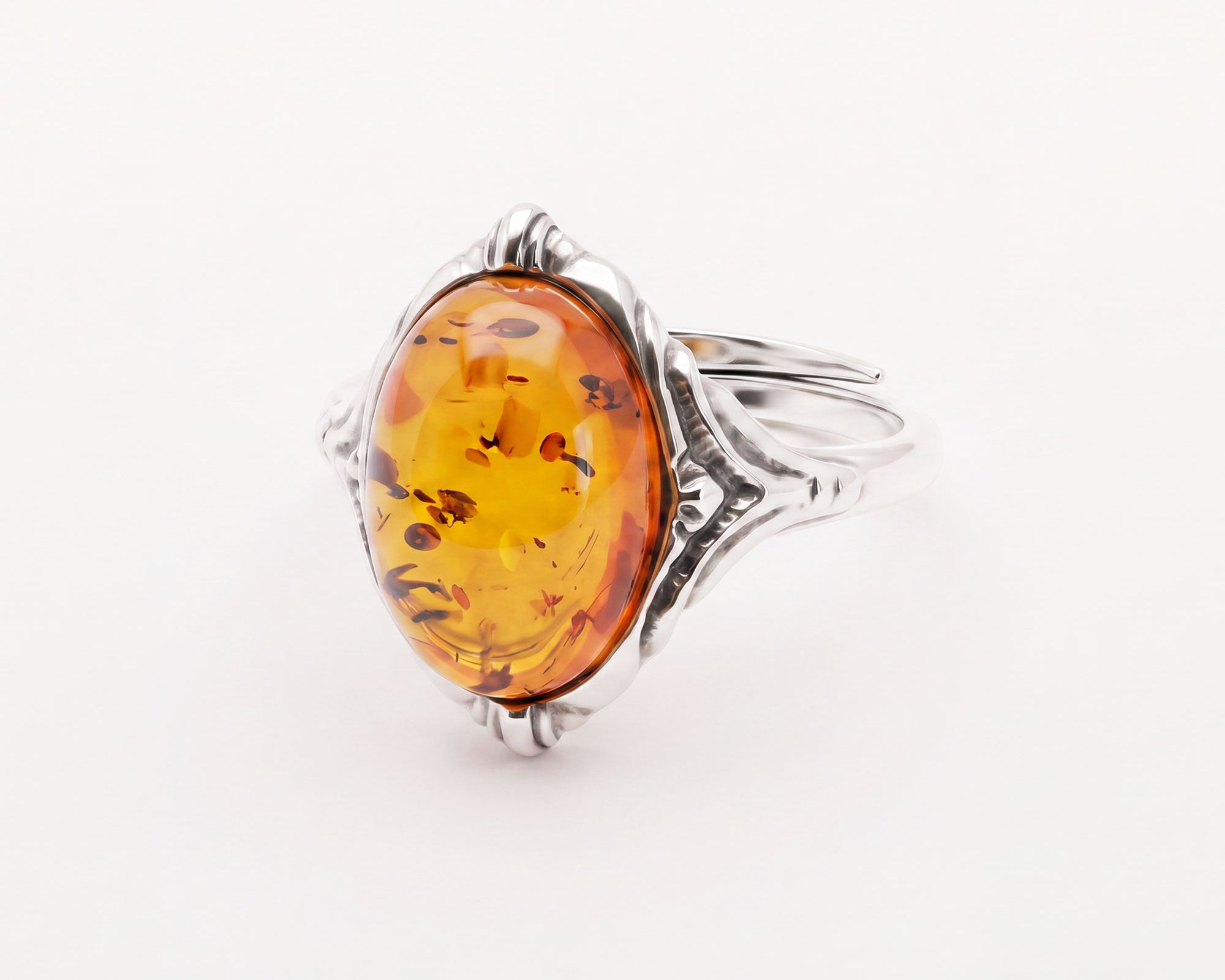 Boho Amber Ring – handcrafted in Baltic amber and sterling silver
