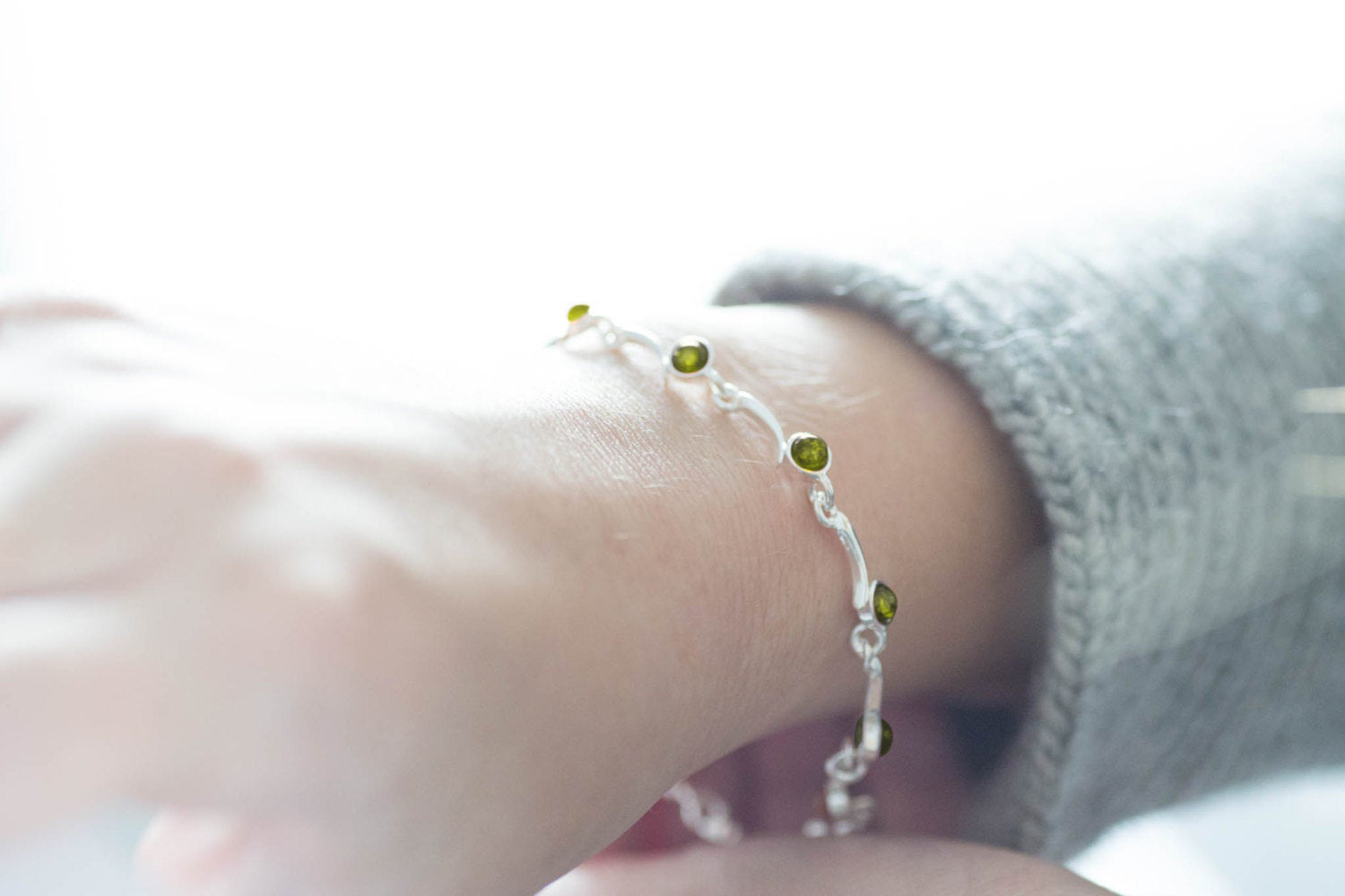 Minimal Green Amber Bracelet - Baltic Beauty